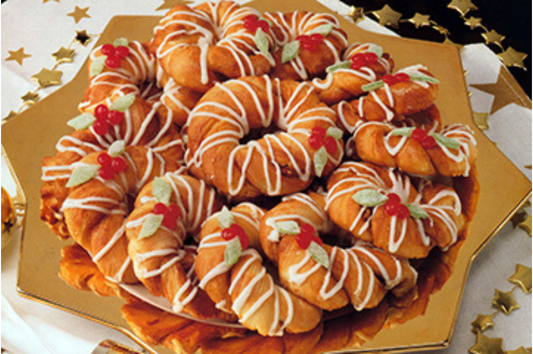 Cinnamon Nut Wreaths