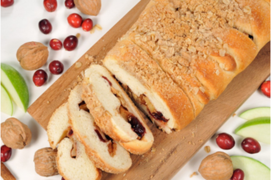 Cran-Apple Streusel Braid