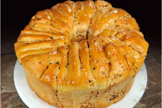 Everything But The Bagel Pull-Apart Bread