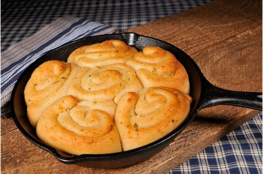 Skillet Cheesy Garlic Rolls