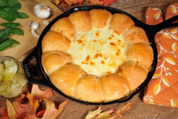 Skillet Spinach & Artichoke Dip