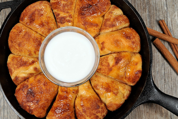 Skillet Cinnamon Bun Dippers